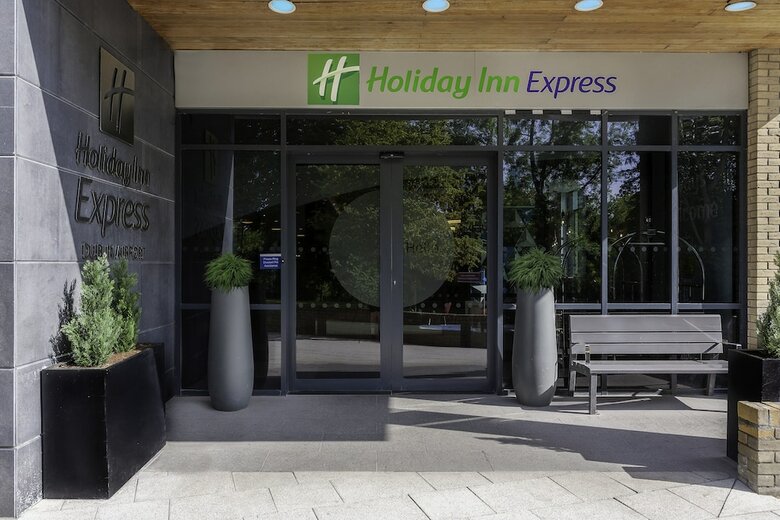 Holiday Inn Express Hotel Dublin Airport
