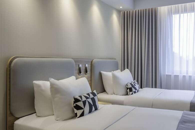 Holiday Inn Express Hotel Dublin Airport