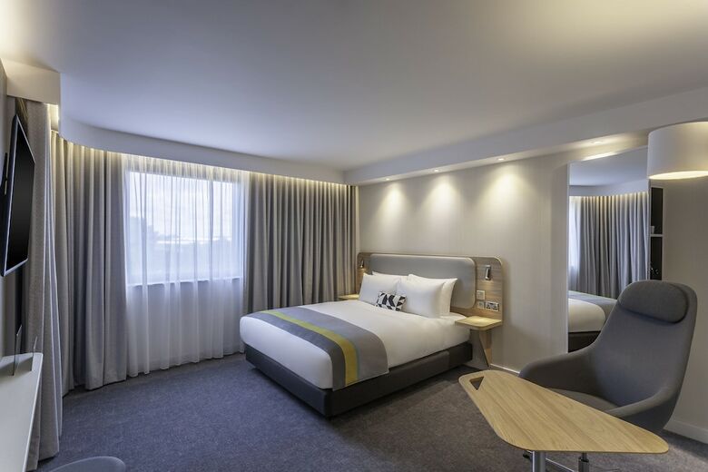 Holiday Inn Express Hotel Dublin Airport