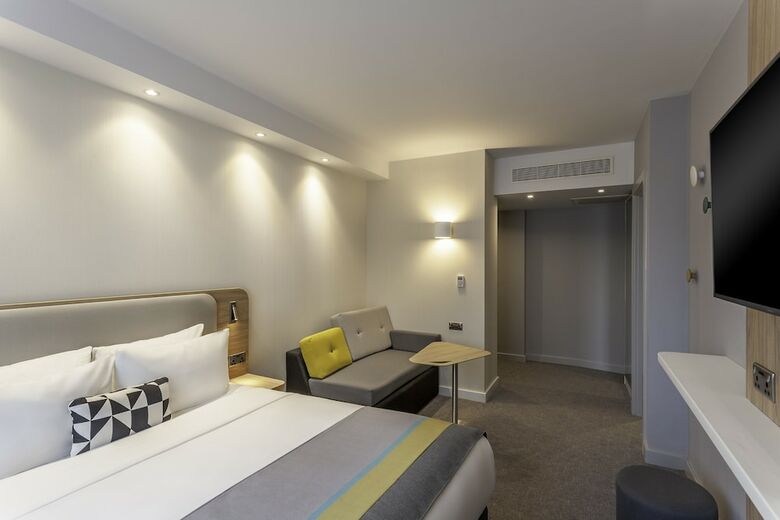 Holiday Inn Express Hotel Dublin Airport