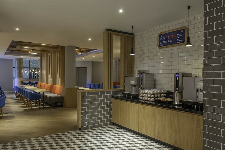 Holiday Inn Express Hotel Dublin Airport