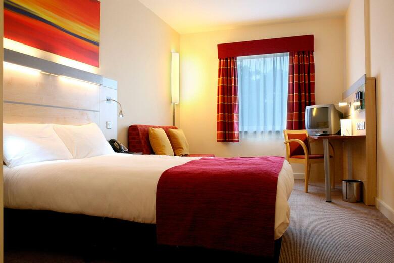 Holiday Inn Express Hotel Dublin Airport