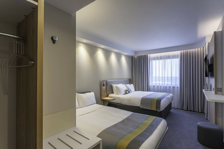 Holiday Inn Express Hotel Dublin Airport