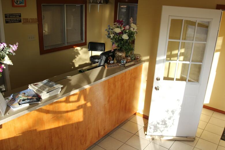 Motel Lakeside Inn & Suites