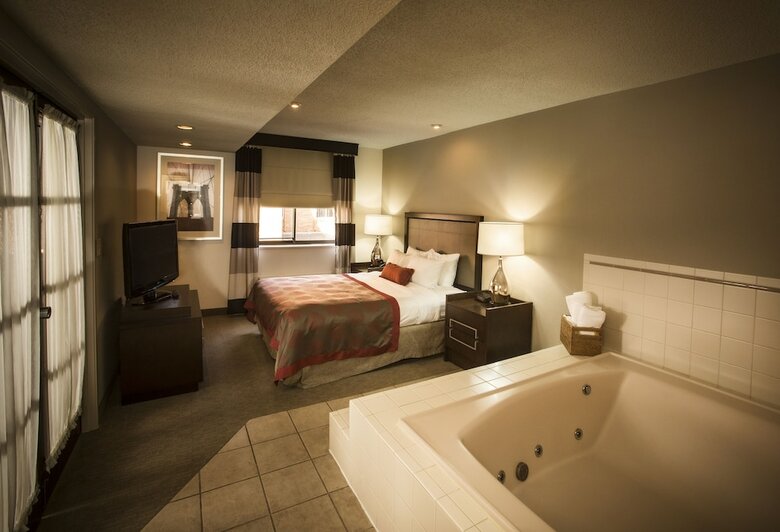 Hotel Ramada By Wyndham Marquette