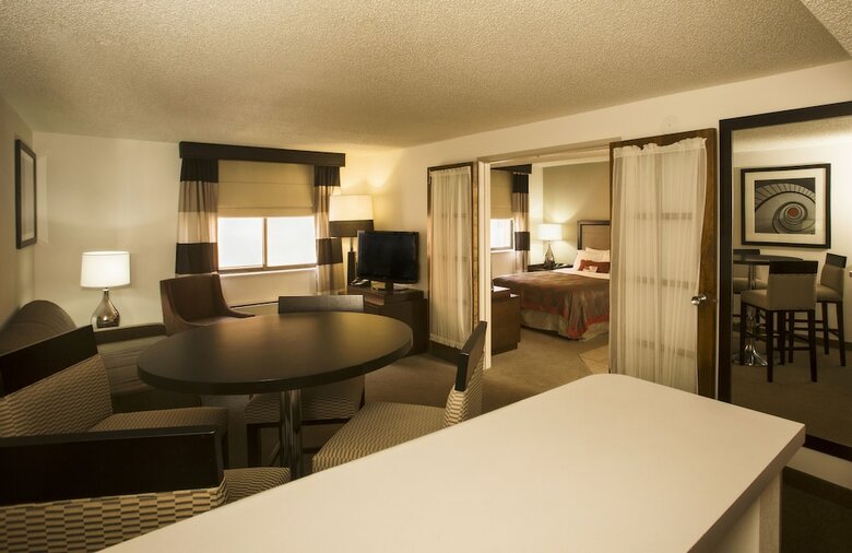 Hotel Ramada By Wyndham Marquette