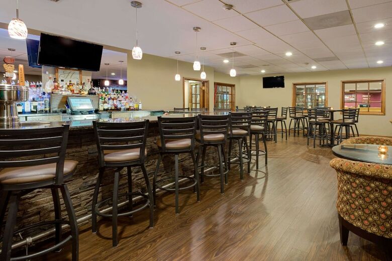 Hotel Ramada By Wyndham Marquette