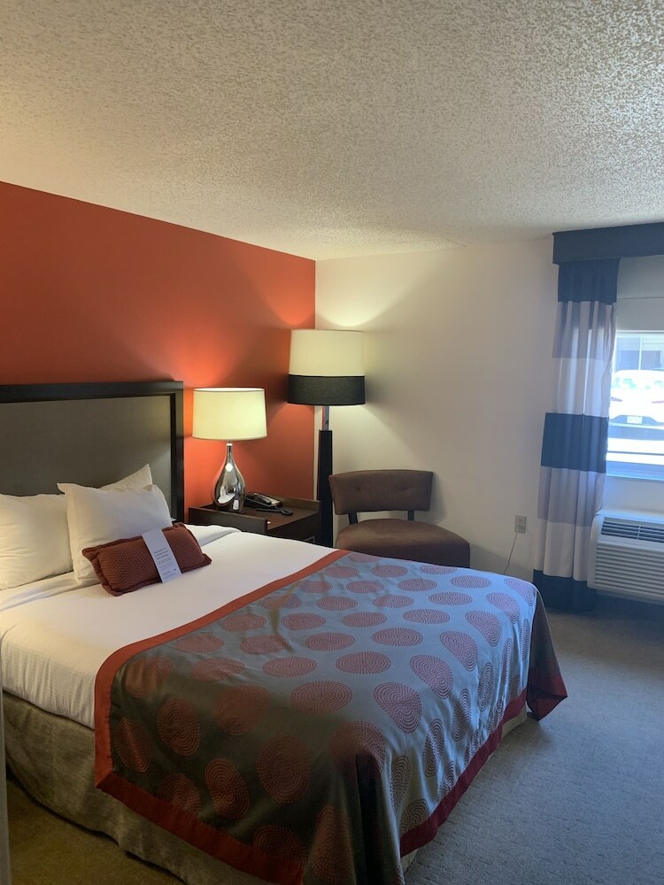 Hotel Ramada By Wyndham Marquette