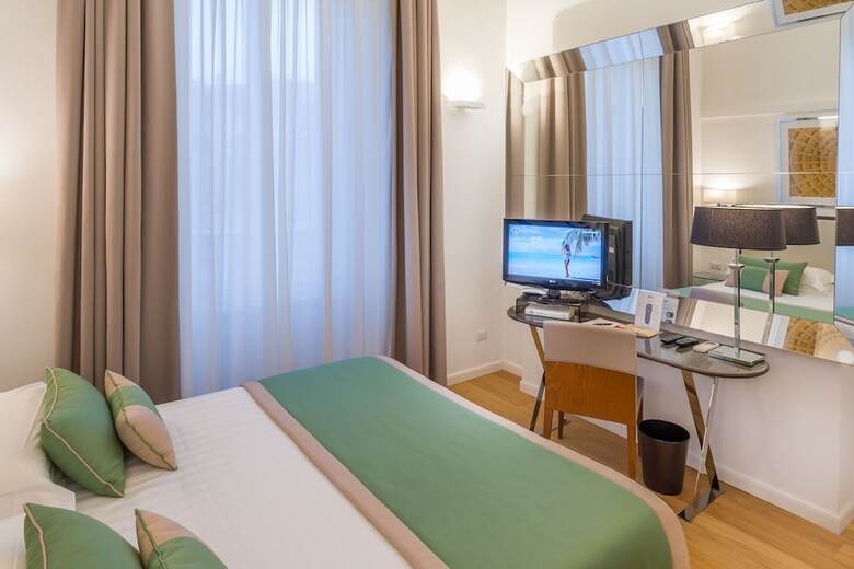 Hotel Les Diamants Spanish Steps Suite