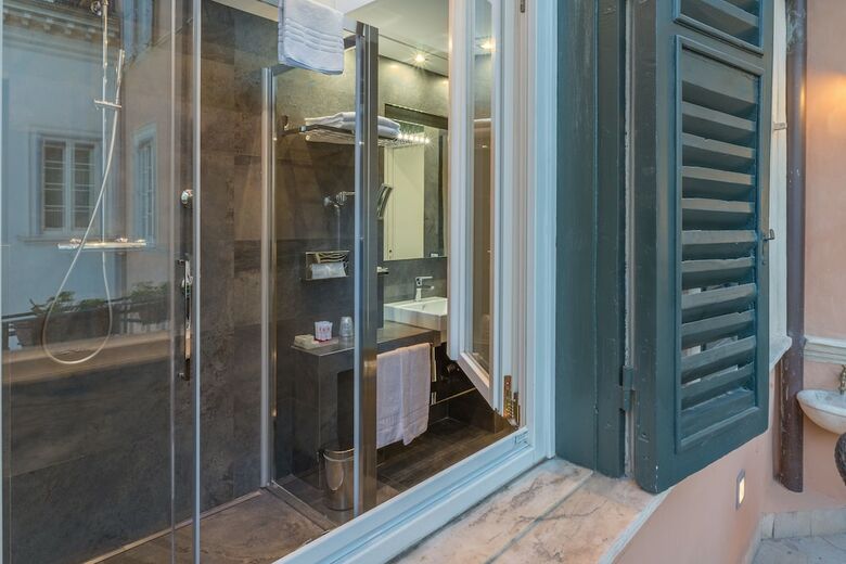 Hotel Les Diamants Spanish Steps Suite