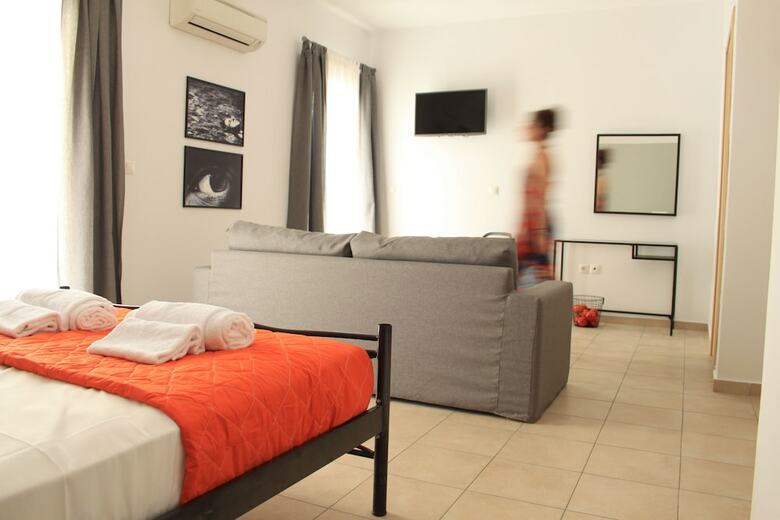 Aparthotel Krinis Apartments