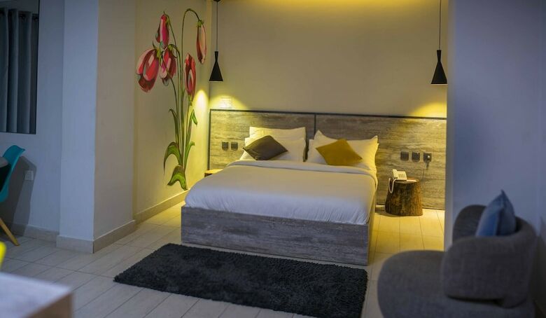 Urbano Hotel By Roots