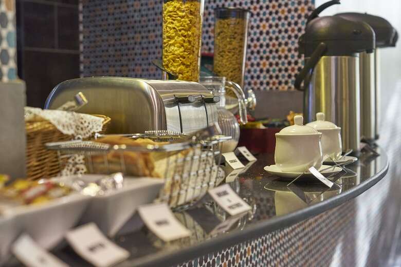 Urbano Hotel By Roots