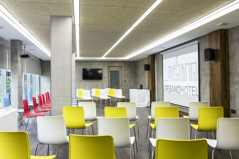 Urbano Hotel By Roots