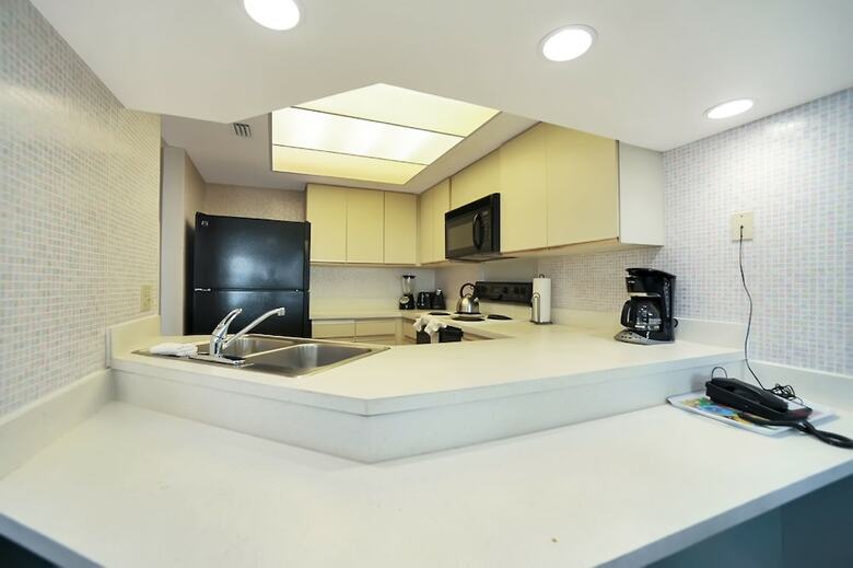 Oceanique Resort By Capital Vacations