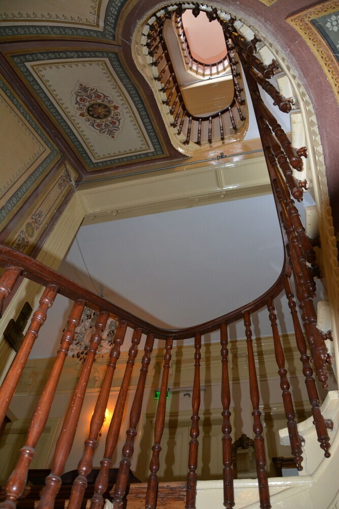 Anastasia Meziki Hotel