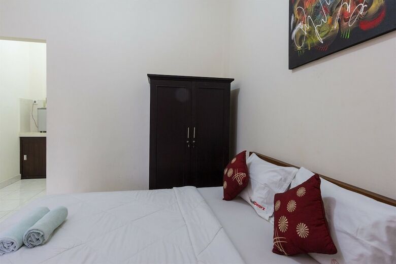 Hotel Reddoorz @ Kubu Anyar 3
