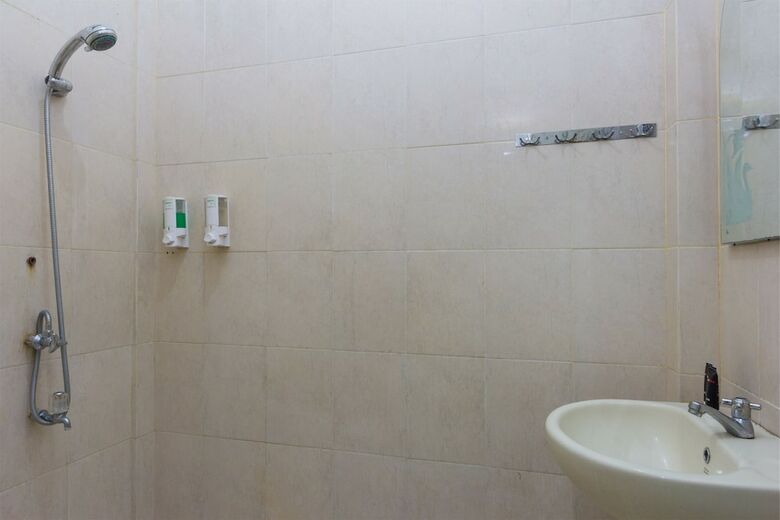 Hotel Reddoorz @ Kubu Anyar 3