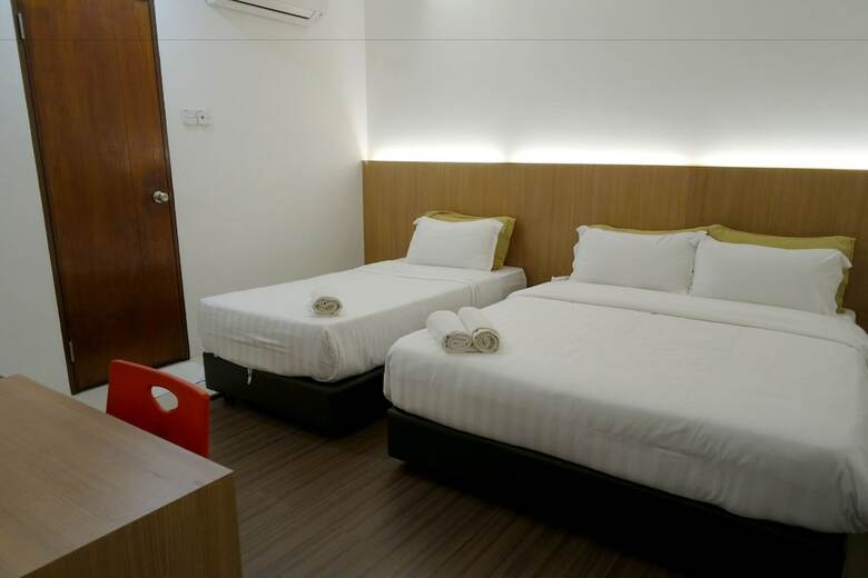 Place2stay Business Hotel - Waterfront