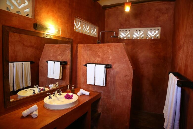 Hotel Kijongo Bay Beach Resort
