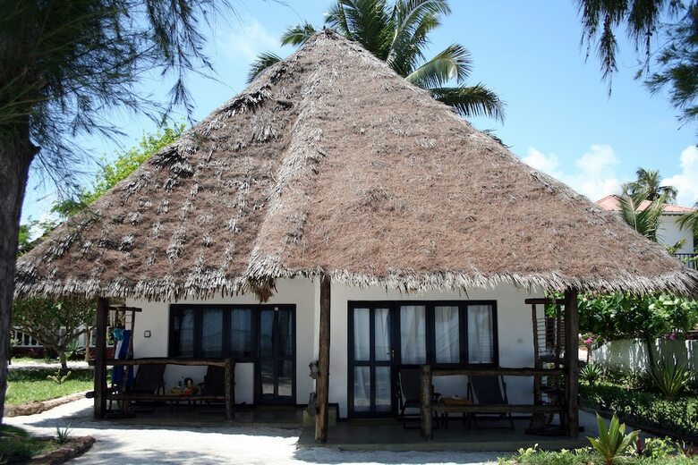Moonshine Uroa Boutique Hotel