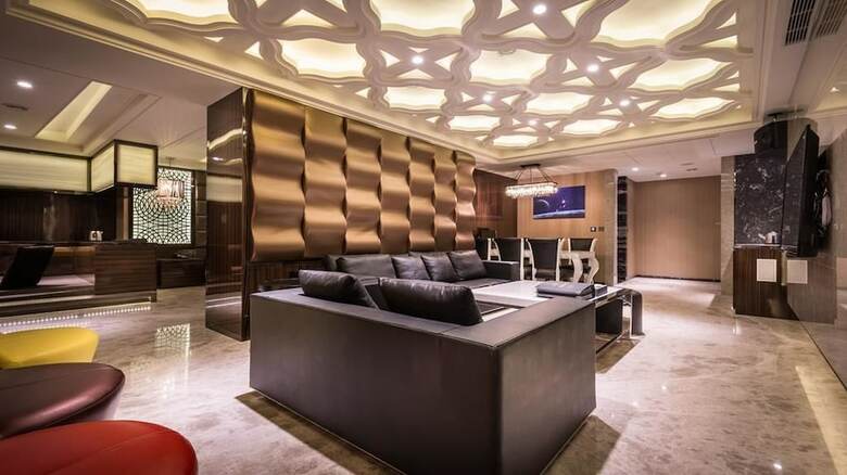 Moving Star Hotel