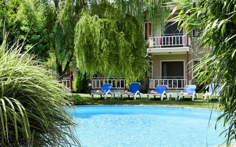 Hotel Village Park Resort And Spa Otel