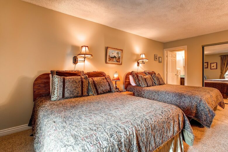 Tannenbaum Condominiums By Ski Country Resorts