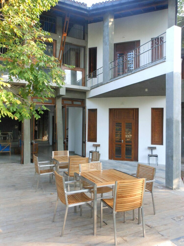Hotel Isana Beach House
