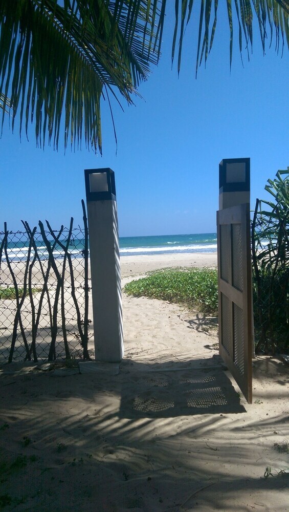 Hotel Isana Beach House