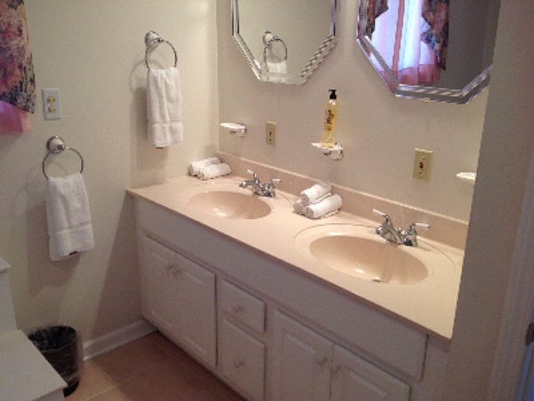 Single Island Shores