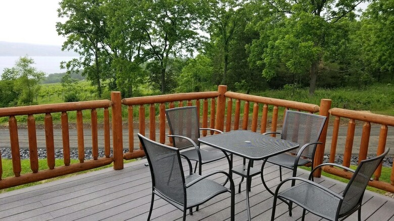 Single Island Shores