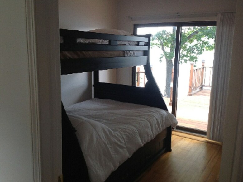 Single Island Shores