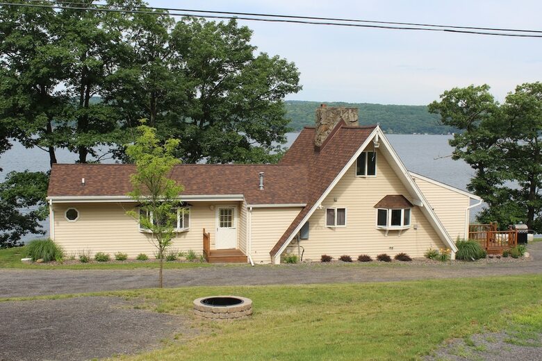 Single Island Shores