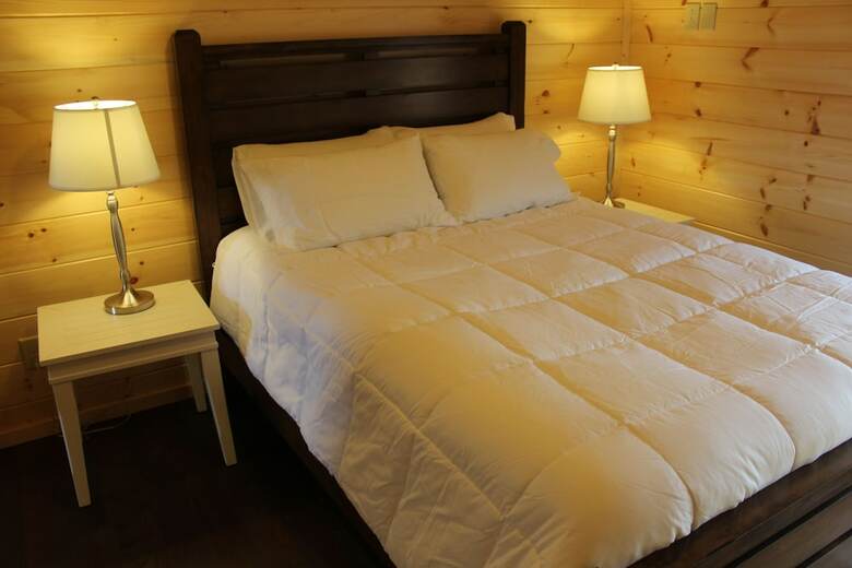 Single Island Shores