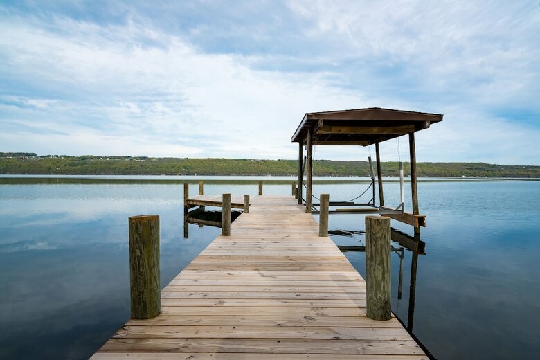 Single Island Shores