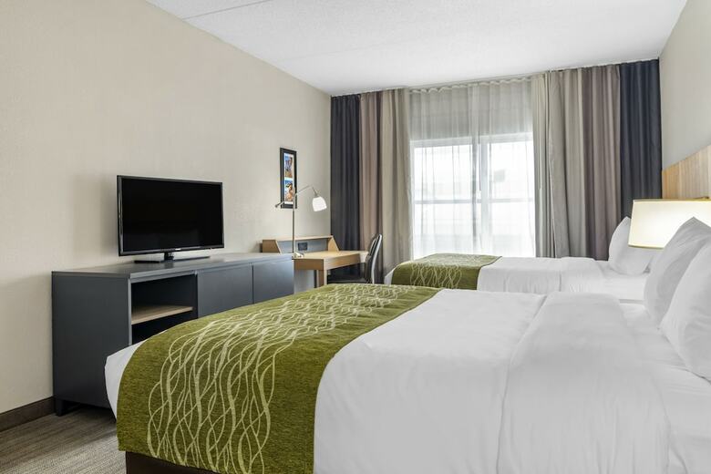 Hotel Comfort Inn & Suites