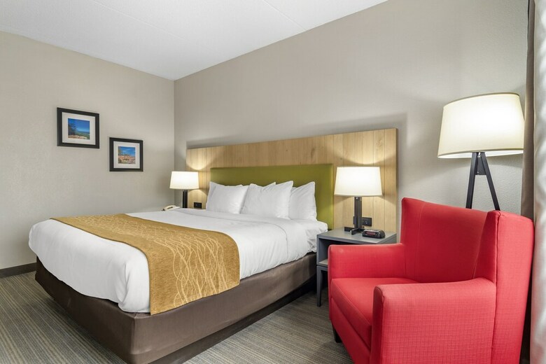 Hotel Comfort Inn & Suites