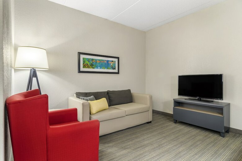 Hotel Comfort Inn & Suites