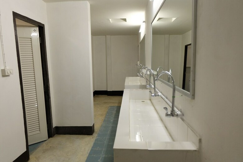 Hostal Pai Hostelle - Caters To Women