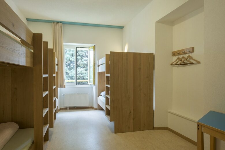 Hostal Youth Hostel Montreux