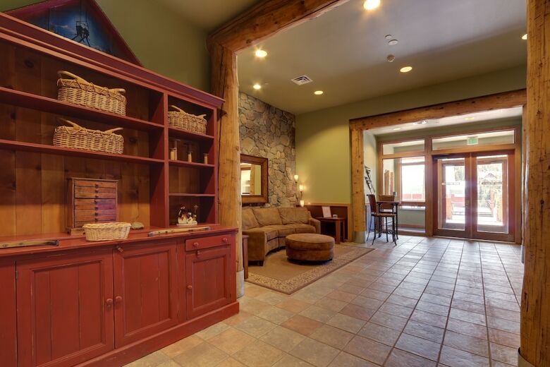 Arapahoe Lodge 1 Bed 1 Bath B
