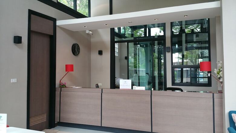 Hotel Woodroof Residence Rangsit