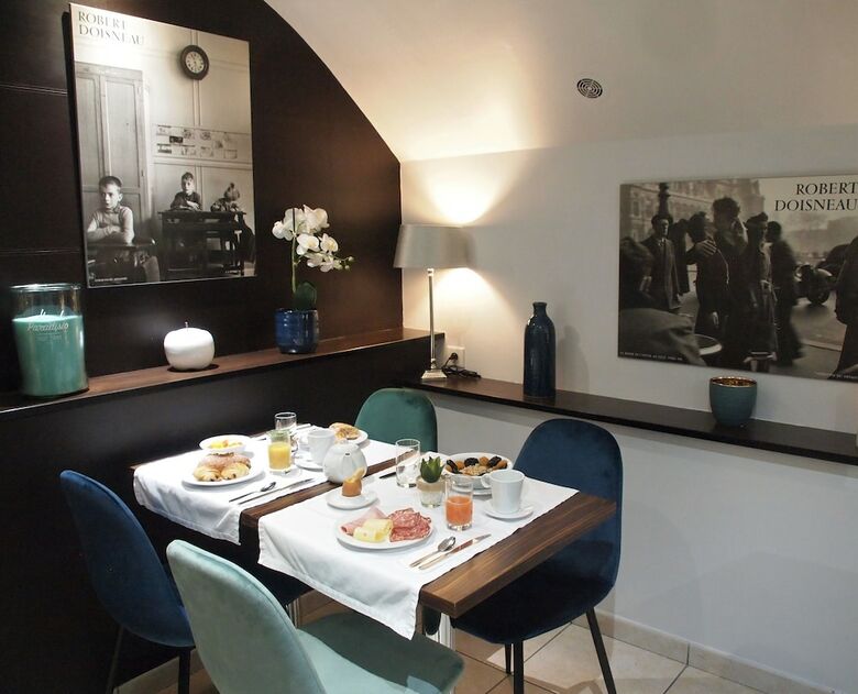 Hotel H�tel de La Paix Tour Eiffel
