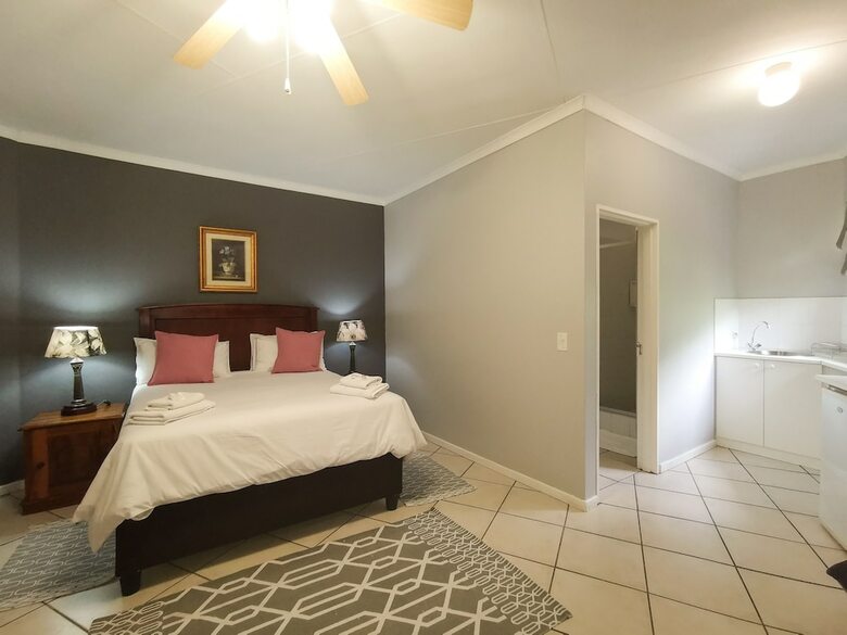 Hotel Loerie Guesthouse