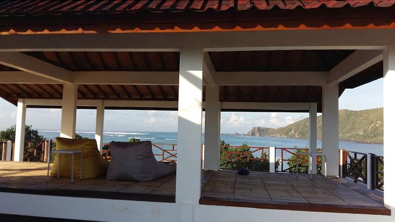 Family Beach Hotel - Kuta Lombok