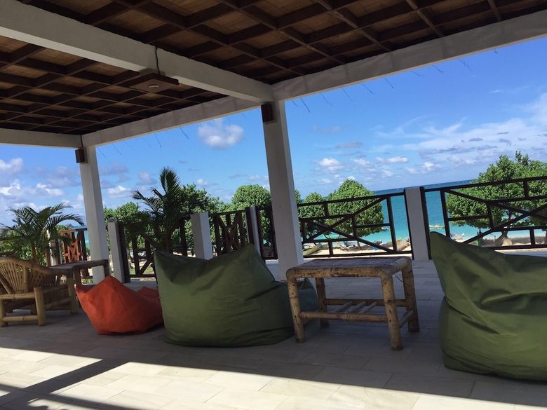 Family Beach Hotel - Kuta Lombok