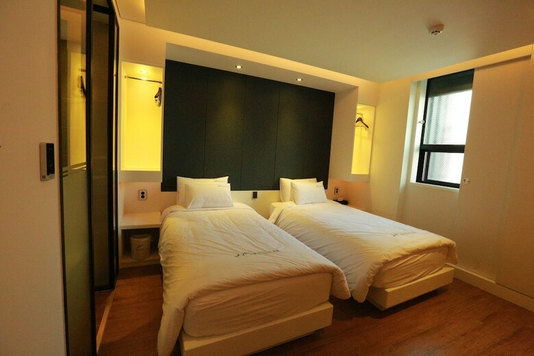 Noel Business Hotel