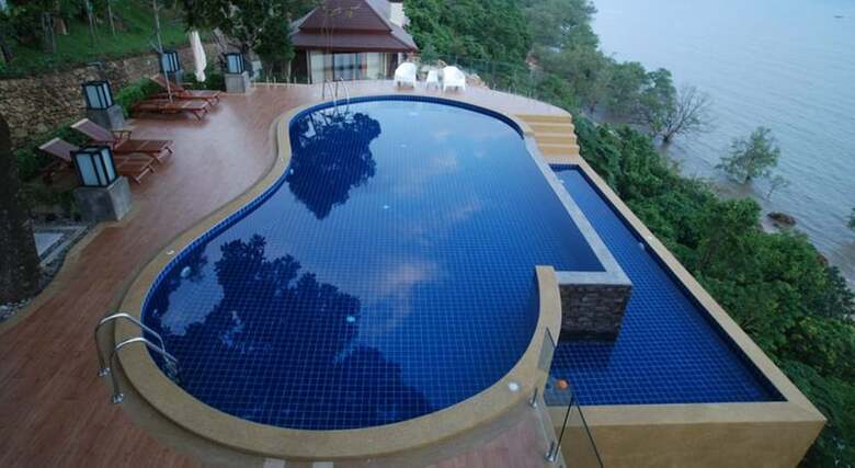 Victoria Cliff Hotel & Resort