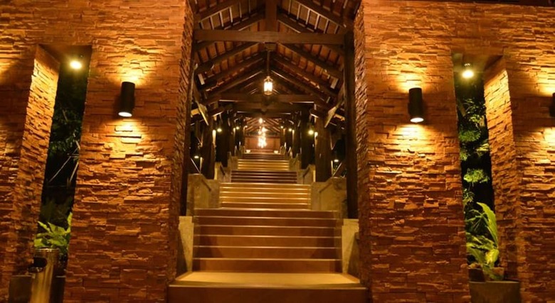 Victoria Cliff Hotel & Resort